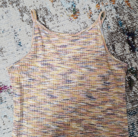 Multi color body con dress, slip on bottom, very flattering - Picture 3 of 4